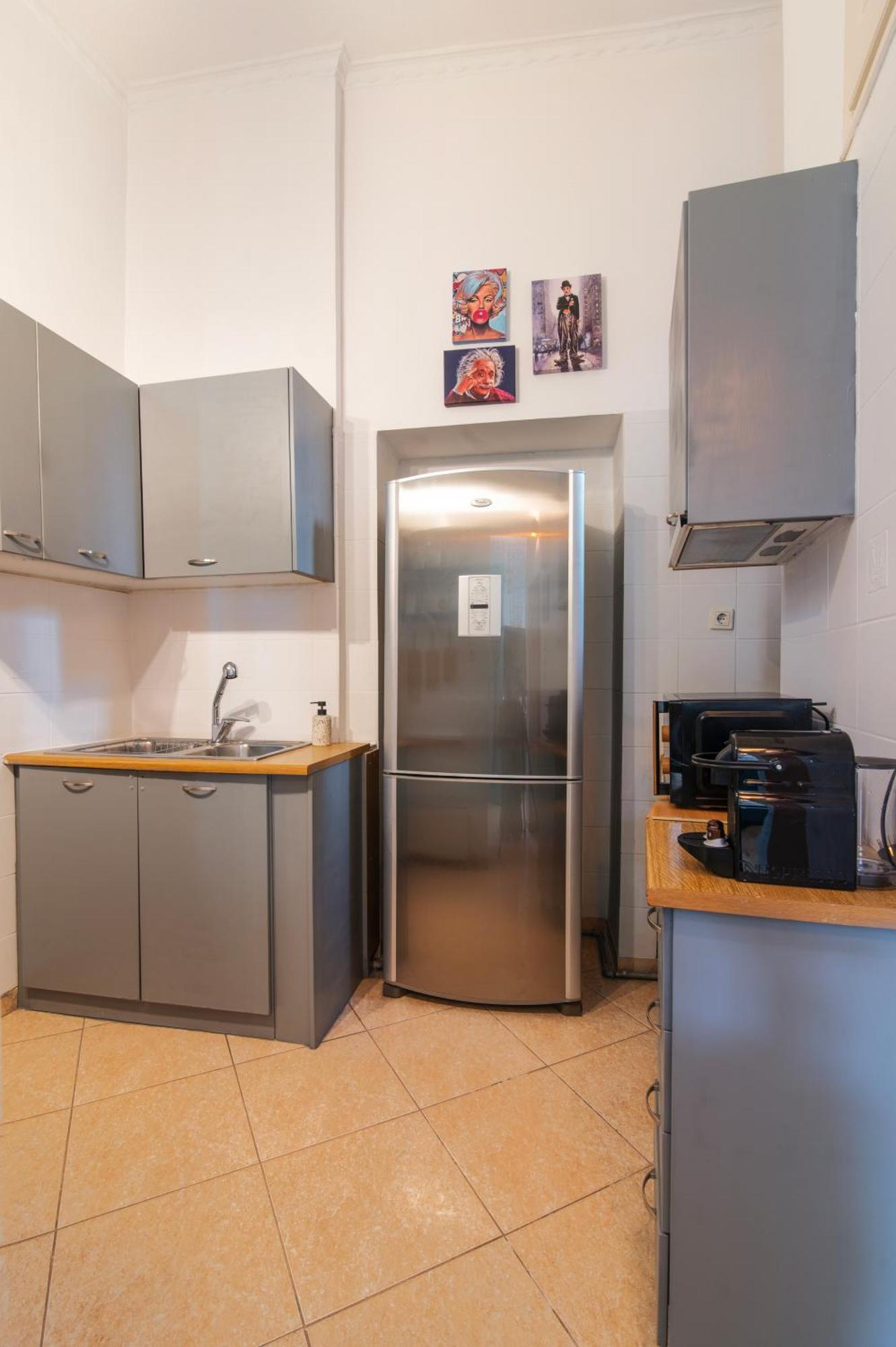 Neoclassical Loft In Monastiraki - Acropolis And Metro Athen Eksteriør bilde