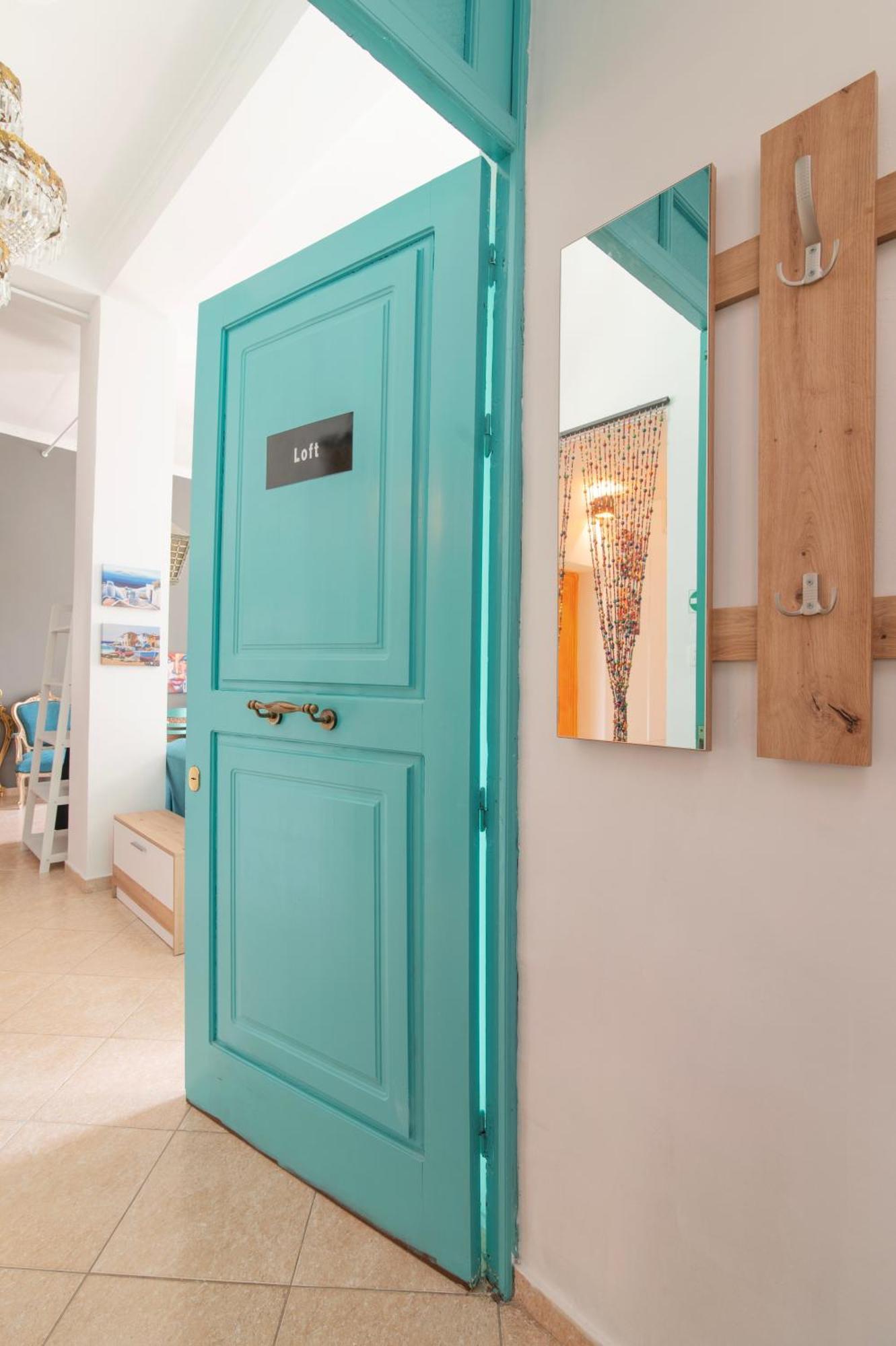 Neoclassical Loft In Monastiraki - Acropolis And Metro Athen Eksteriør bilde